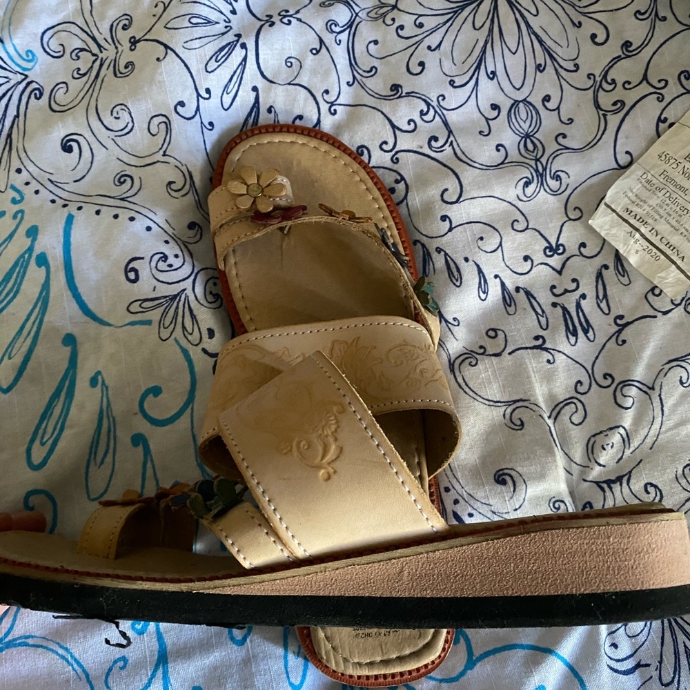 Women’s shoes - Picture 6 of 13